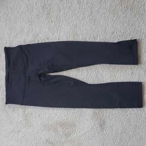 Black Lululemon Wunder Under crop pants